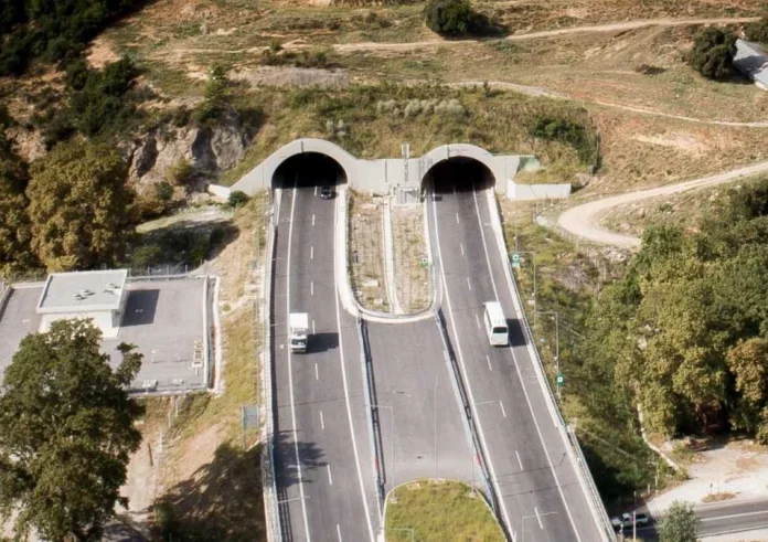 Κλείνουν για πέντε ημέρες οι σήραγγες των Τεμπών: Εκτεταμένες κυκλοφοριακές ρυθμίσεις στον Α.Θ.Ε.