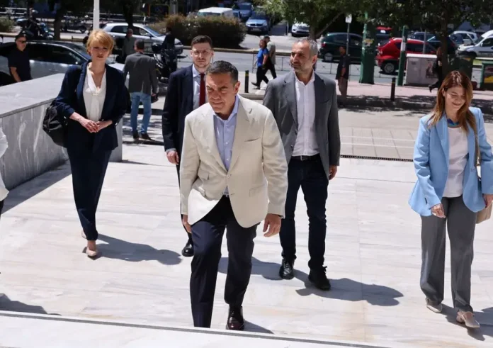 Αλέξης Τσίπρας στον Άρειο Πάγο: Καταθέτει την ιδρυτική διακήρυξη της ΕΛΑΣ
