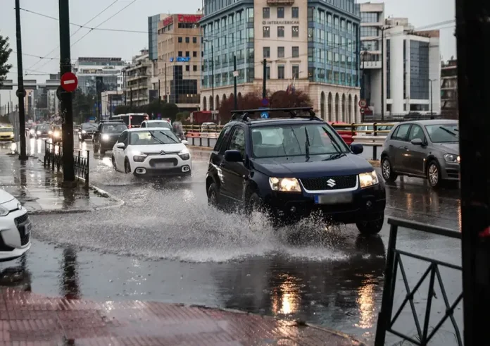 Έντονη βροχή στην Αθήνα: Πότε θα εκδηλωθούν τα καταιγιστικά φαινόμενα