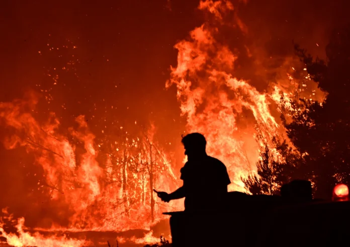 SOS για τα ακραία καιρικά φαινόμενα: «Μετατρέπονται σε κανόνα» προειδοποιούν οι ειδικοί