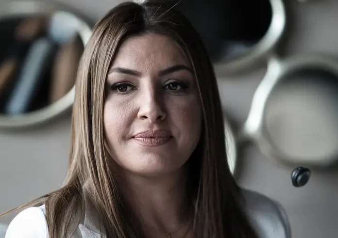 Πένθος για την Έλενα Παπαρίζου: «Χωρίς εσένα δεν θα υπήρχα σήμερα»