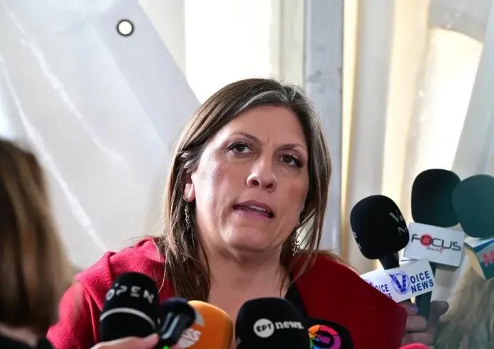 Δίκη για την τραγωδία των Τεμπών: Κωνσταντοπούλου και οικογένεια Πλακιά σε έντονη αντιπαράθεση