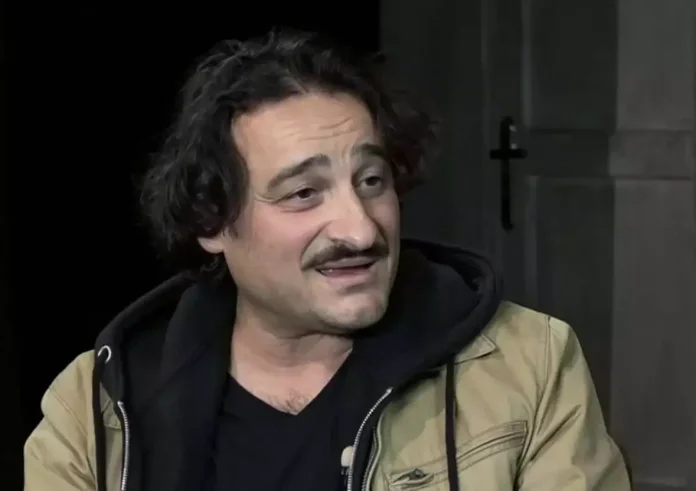 Βασίλης Χαραλαμπόπουλος: Η βαθιά συγκίνηση στο Στούντιο 4 – Ήθελα να πω σε όλο τον κόσμο τι ωραίο πατέρα είχα