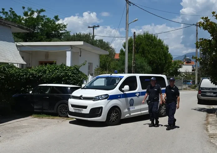 Φρικτό έγκλημα στο Αίγιο: Μητέρα και γιος βρέθηκαν νεκροί σε λίμνη αίματος