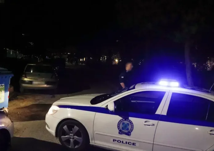 Εξάρχεια: Ανθρωποκυνηγητό για τον εκτελεστή του 35χρονου – Συγκλονίζει ο σκύλος του που δεν ξεκολούσε από τη σορό
