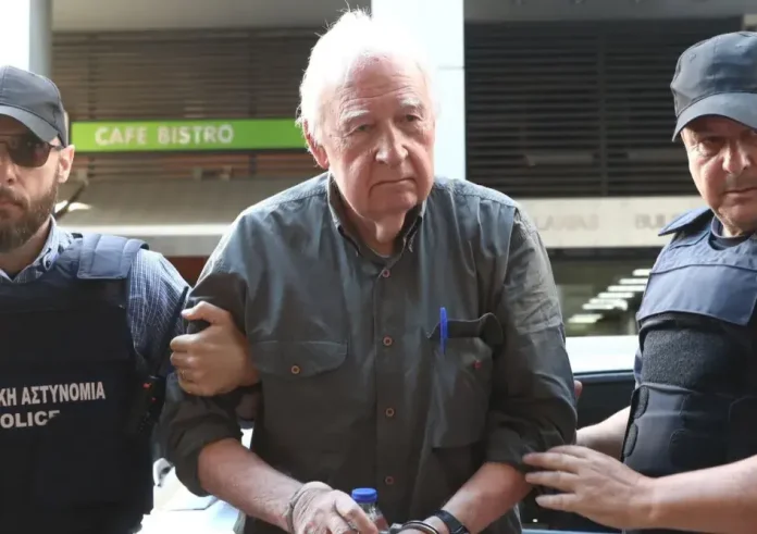 Αλέξανδρος Γιωτόπουλος: Η επιστροφή του στις φυλακές Κορυδαλλού με χειροπέδες