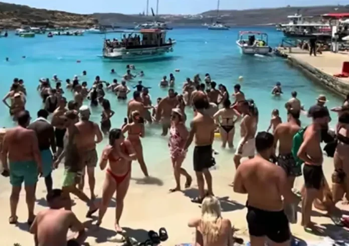 Υπερτουρισμός στη Μάλτα: Οι κάτοικοι διαμαρτύρονται για τις ατελείωτες ουρές και τον συνωστισμό