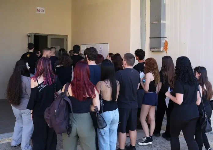 Πανελλήνιες 2026: Πρώτες εκτιμήσεις για τις επιδόσεις και αναμονή βαθμών
