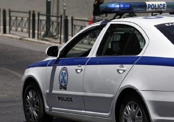 Πειραιάς: Ηλικιωμένος επιτέθηκε σε δύο αδέλφια με τρίαινα για θέση στάθμευσης
