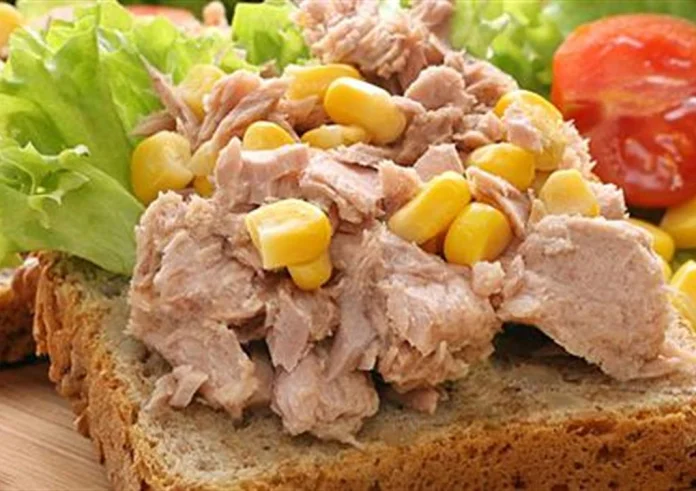 4 λόγοι για να εντάξεις τον τόνο στη διατροφή σου