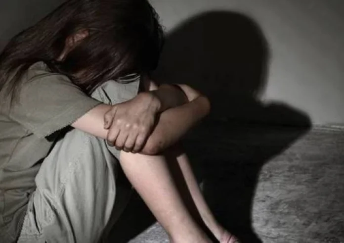 Λαμία: 10 χρόνια φυλακή στον 69χρονο που βίαζε ανήλικες – Τις δελέαζε με γαριδάκια και κρουασάν