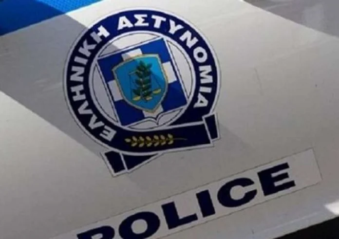 Τρίπολη: Αστυνομικός κλώτσησε γάτα. Τι πρόστιμο του επιβλήθηκε