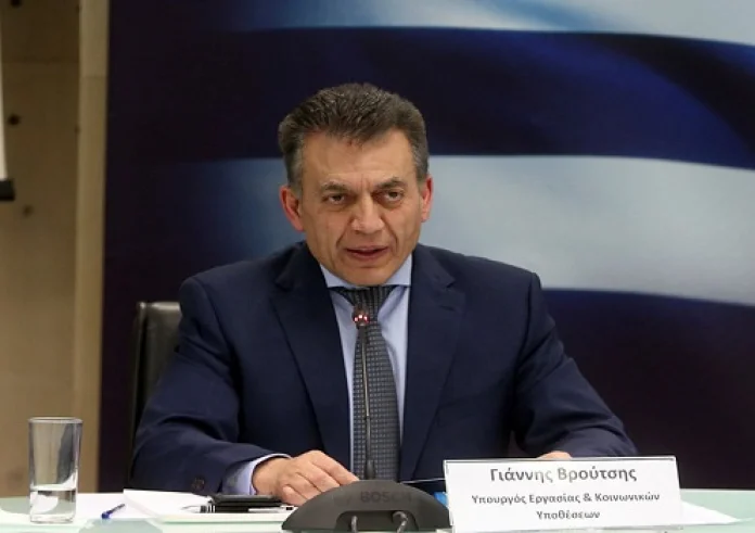 Αυστηρό μήνυμα Βρούτση σε επιχειρήσεις που παρανομούν εκβιάζοντας εργαζομένους