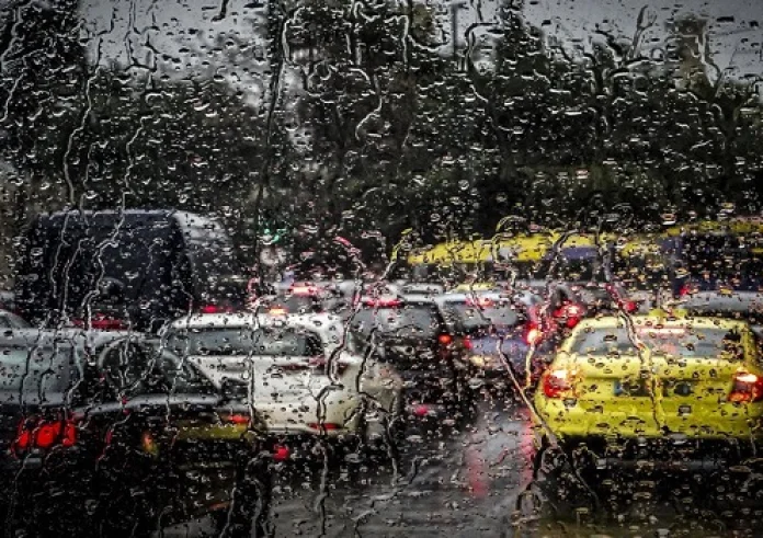 Meteo: Νέα κακοκαιρία με ισχυρές βροχές και καταιγίδες φέρνει από το μεσημέρι βαρομετρικό χαμηλό