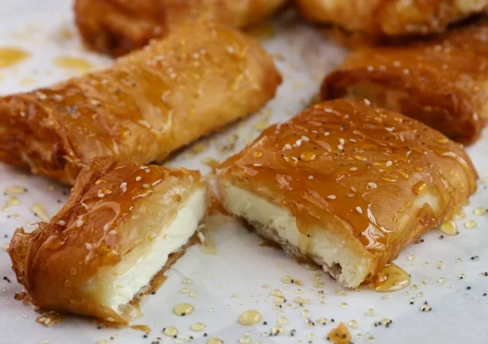 Φέτα τυλιχτή με σάλτσα μελιού