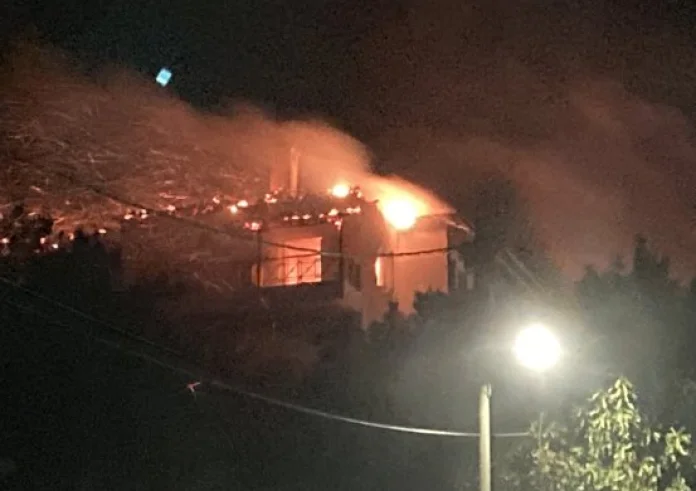 Πεντέλη: Ολονύχτια μάχη με τις φλόγες στον αστικό ιστό και με ανέμους στα 80 χιλ. την ώρα