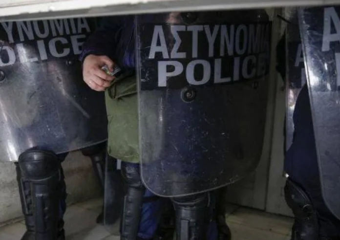 Επεισόδια στο κέντρο της Αθήνας: Μία σύλληψη και δύο τραυματισμοί αστυνομικών