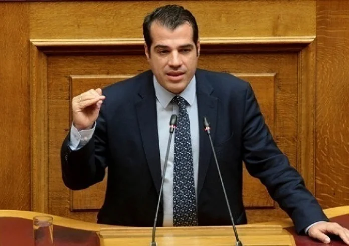 Χειροκροτάτε τον άνθρωπο που με αποκαλεί Minister Death: Πλεύρης για δηλώσεις Πολάκη