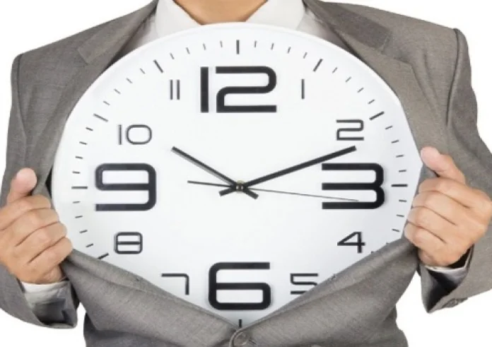 Time blindness: Τα 6 σημάδια που δείχνουν ότι έχεις χάσει την αίσθηση του χρόνου