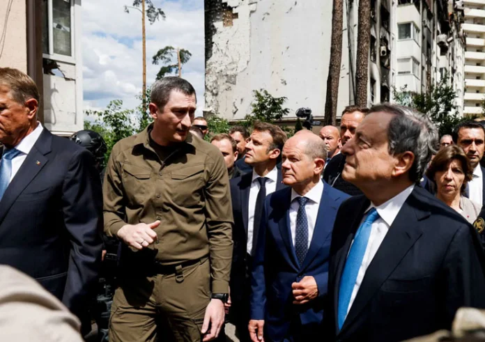 Πόλεμος στην Ουκρανία: Σειρήνες στο Κίεβο λίγο αφού έφτασαν Μακρόν, Σολτς και Ντράγκι