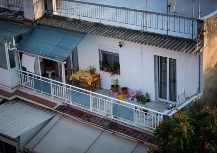 Εγκλωβισμένη στο ενοίκιο η νέα γενιά των Ελλήνων