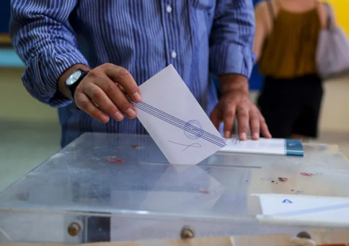Στο κόκκινο η αντιπαράθεση ΝΔ – ΣΥΡΙΖΑ σε φόντο πρόωρων εκλογών