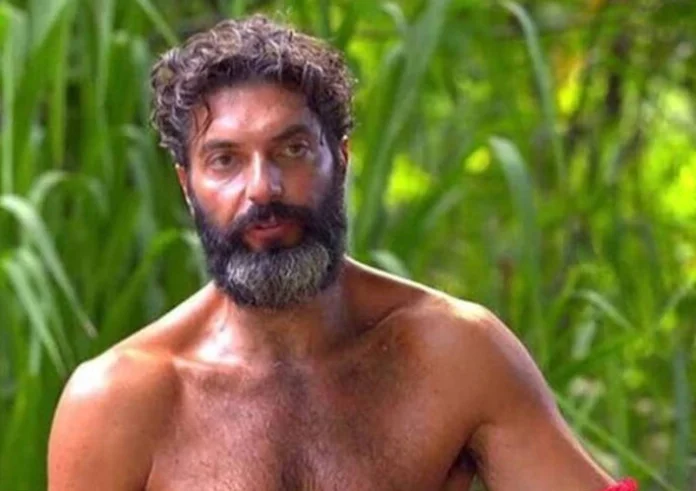 Survivor: Απίστευτη αποκάλυψη! Ο Σπύρος Μαρτίκας έχει μοιράσει τηλέφωνα έξω για να στέλνουν sms
