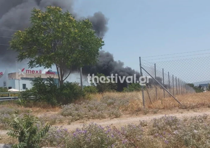 Φωτιά στη Θεσσαλονίκη στην περιοχή Τσαΐρια