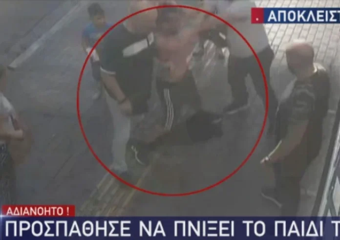 Ομόνοια: Νόμιζα ότι πνιγόταν και ήθελα να το σώσω, λέει ο πατέρας για το μωρό – Αφέθηκε ελεύθερος