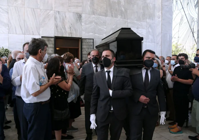 Ηλίας Νικολακόπουλος: Συγγενείς, φίλοι και συνεργάτες είπαν το τελευταίο αντίο