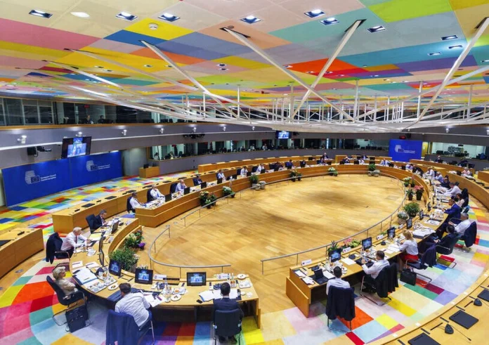 Συμφωνία των 27 της ΕΕ για τη μεταρρύθμιση της αγοράς άνθρακα χωρίς να επιβαρυνθούν τα νοικοκυριά