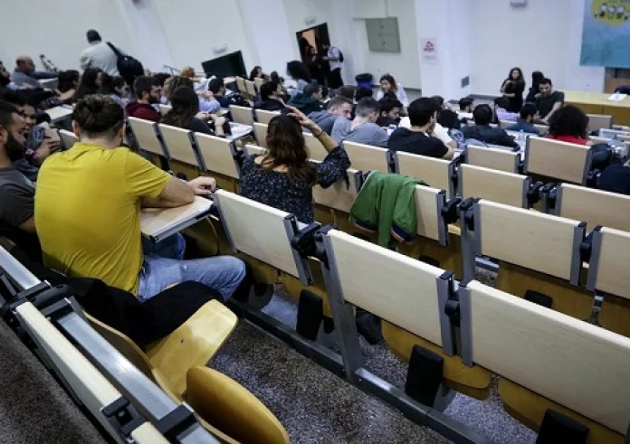 Βάσεις 2024: Κενές 10.000 θέσεις στα ΑΕΙ - Τέσσερις σχολές χωρίς πρωτοετή φοιτητή