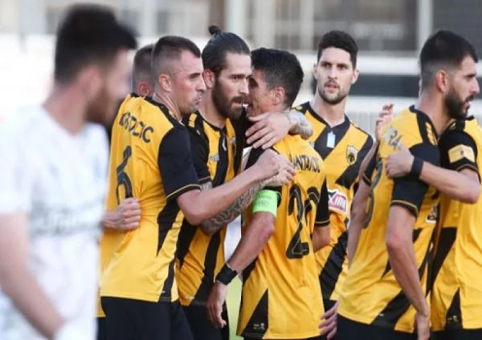Η ΑΕΚ νίκησε 0-2 τον ΟΦΗ και πέρασε στην δεύτερη θέση