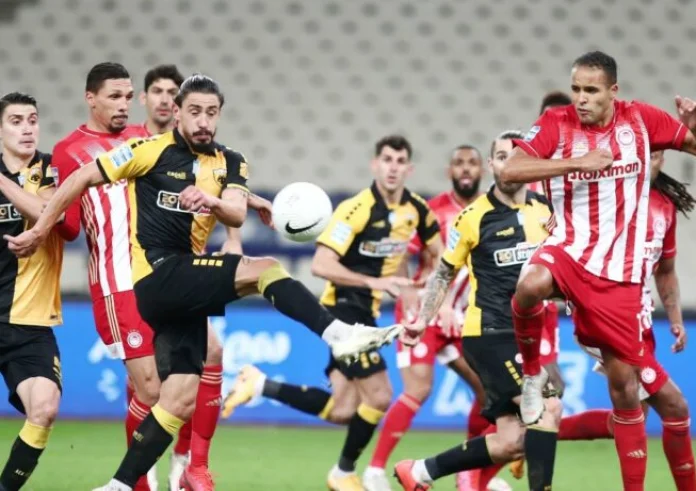 Ο Ολυμπιακός νίκησε 3-2 την ΑΕΚ  και ξέφυγε στη βαθμολογία
