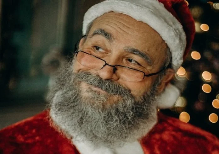 Η δουλειά των ονείρων όσων αγαπούν τα Χριστούγεννα είναι εδώ
