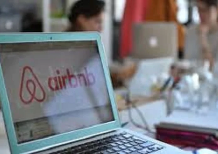 Η ζήτηση για ακίνητα Airbnb στην Ελλάδα ξεπερνά το 2019. Πρώτη θέση στην Ευρώπη τον Ιούνιο