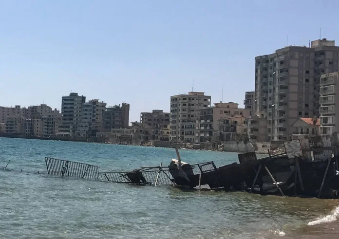 Κρίση στα Κατεχόμενα: Έπεσε η κυβέρνηση των Τουρκοκυπρίων μετά τη απόφαση Ερντογάν για τα Βαρώσια