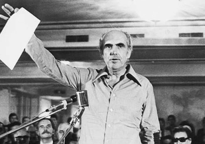Στις 3 του Σεπτέμβρη του 1974 ο Ανδρέας Παπανδρέου ανακοινώνει την ίδρυση του ΠΑΣΟΚ