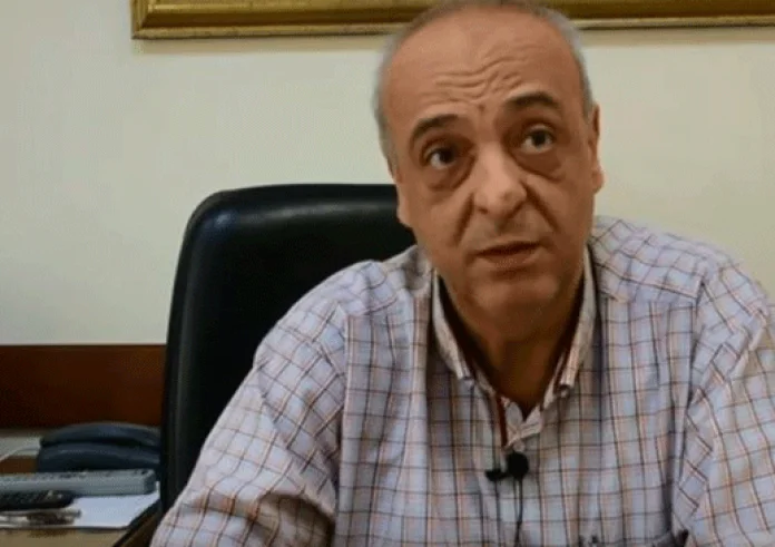 Ο αντιδήμαρχος Ναυπλίου προσπαθεί να «μπαλώσει» το ρατσιστικό παραλήρημα για τα σκυλιά και τους μετανάστες. Βίντεο