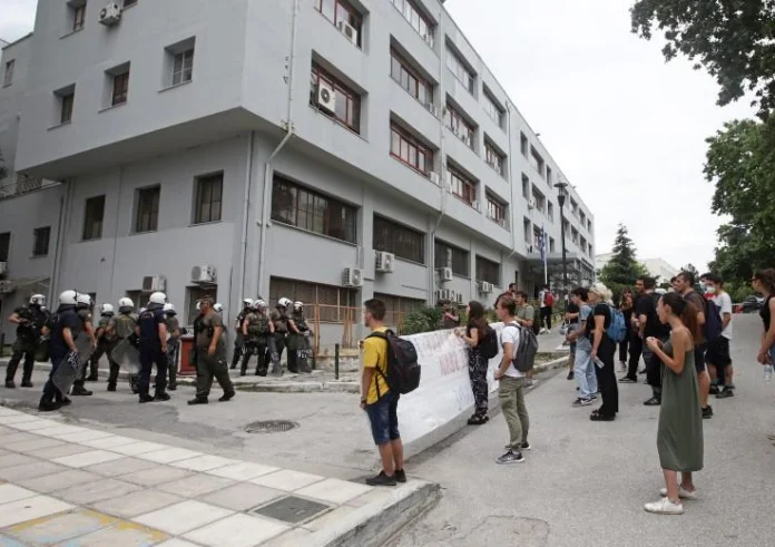 Θεσσαλονίκη: Έκρυθμη παραμένει η κατάσταση στο Αριστοτέλειο Πανεπιστήμιο