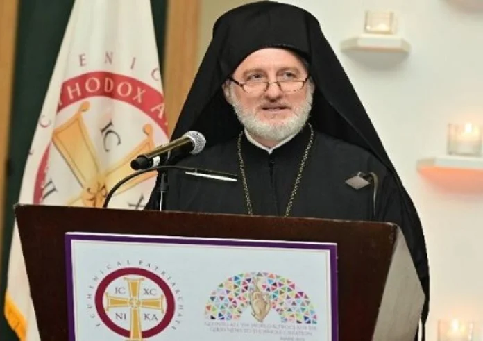 Αρχιεπίσκοπος Αμερικής Ελπιδοφόρος: Έδωσε ζεστά γεύματα και ρούχα σε άστεγους