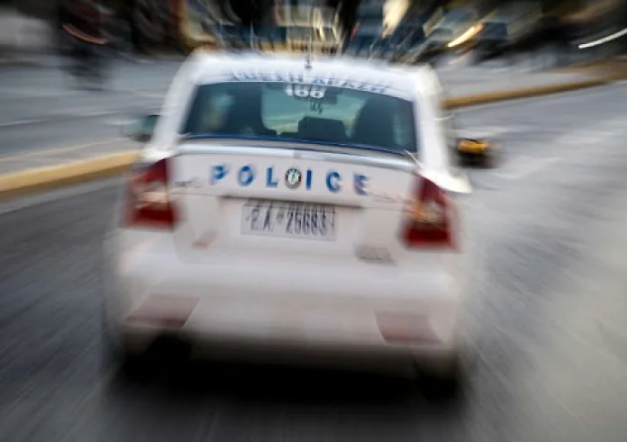 Ετοιμόγεννη έφτασε έγκαιρα στο μαιευτήριοχάρη στη βοήθεια της αστυνομίας