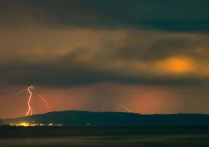 Μήνυμα του 112 σε Δυτική Ελλάδα και Ιόνιο ενόψει κακοκαιρίας – Ισχυρές βροχοπτώσεις και καταιγίδες