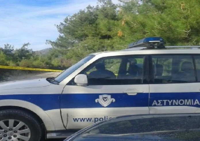 Κουκουλοφόροι επιτέθηκαν σε μαθητές Λυκείου στον Άλιμο