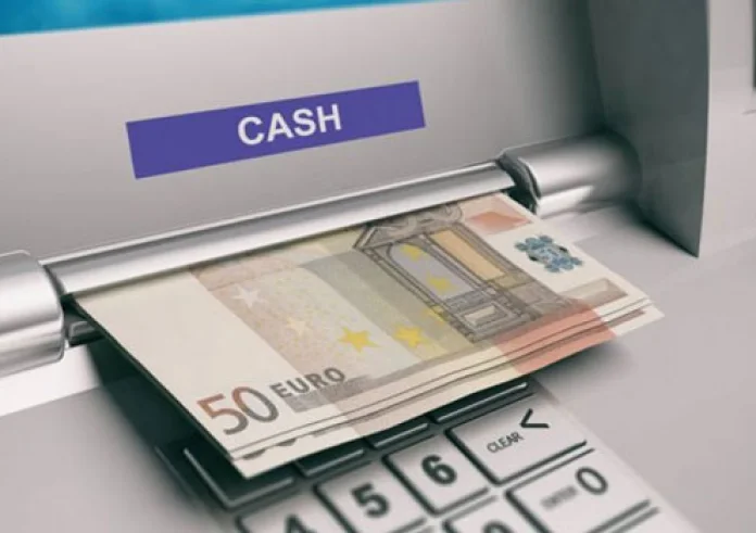Ιρλανδία: ATM τράπεζας μοίραζαν χρήματα λόγω τεχνικού προβλήματος