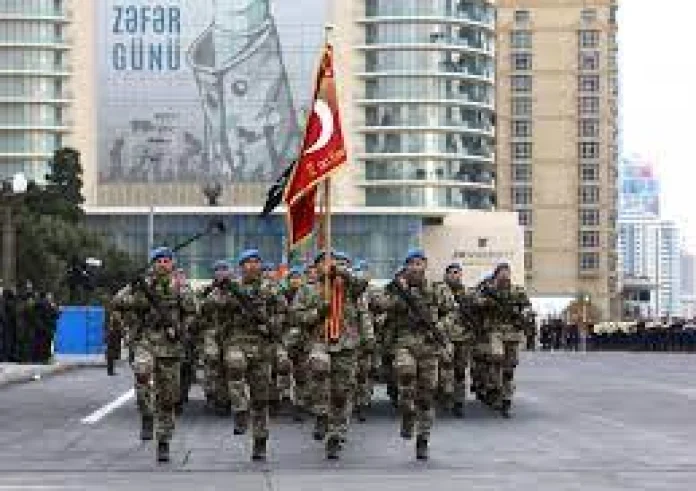 Τουρκία: Αλεξιπτωτιστές κομάντο εκπαιδεύονται στην κατάληψη βραχονησίδων