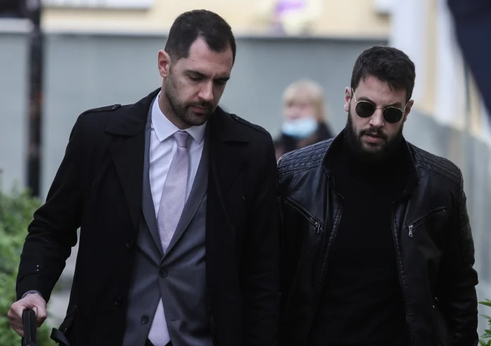 Αναλύτρια λόγου αποκωδικοποιεί όσα είπε ο Μάνος Δασκαλάκης, καθώς και τη γλώσσα του σώματος του