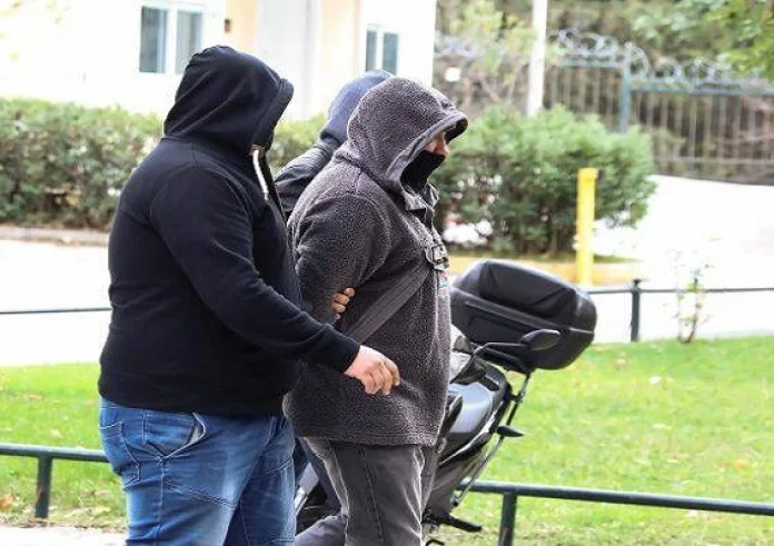 Προφυλακίστηκαν τα μέλη του κυκλώματος που φέρεται να έκανε delivery κοκαΐνης