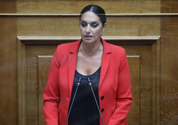 Νόνη Δούνια: Τι λέει για το λιποθυμικό επεισόδιο – «Ίσως υπερέβαλα λίγο των δυνάμεων μου»