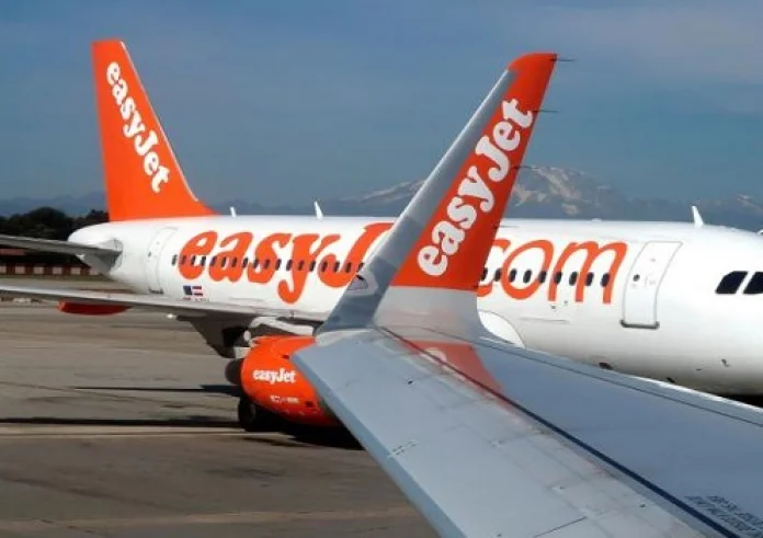 EasyJet: Θα ακυρώσει πάνω από 200 πτήσεις μέσα στις επόμενες δέκα ημέρες